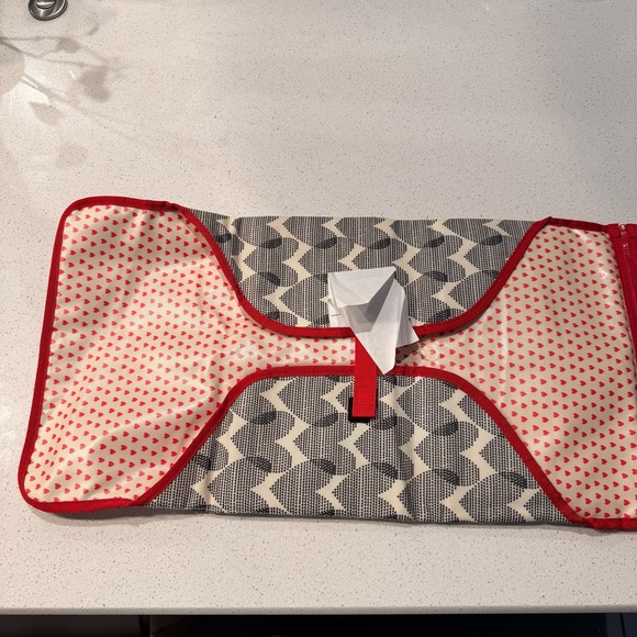 Skip Hop Portable Travel Changing Pad Clutch Gray Chevron Red Hearts Baby - Picture 6 of 8